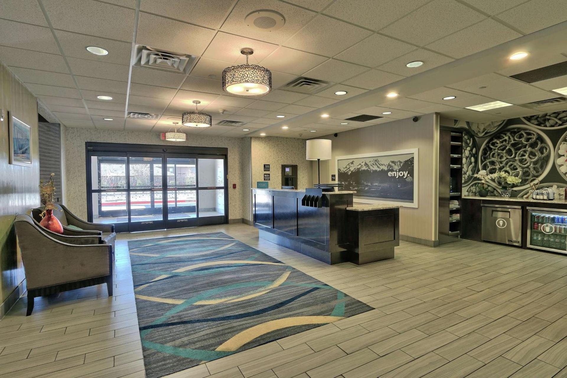 Hampton Inn & Suites Albuquerque Airport photo 5