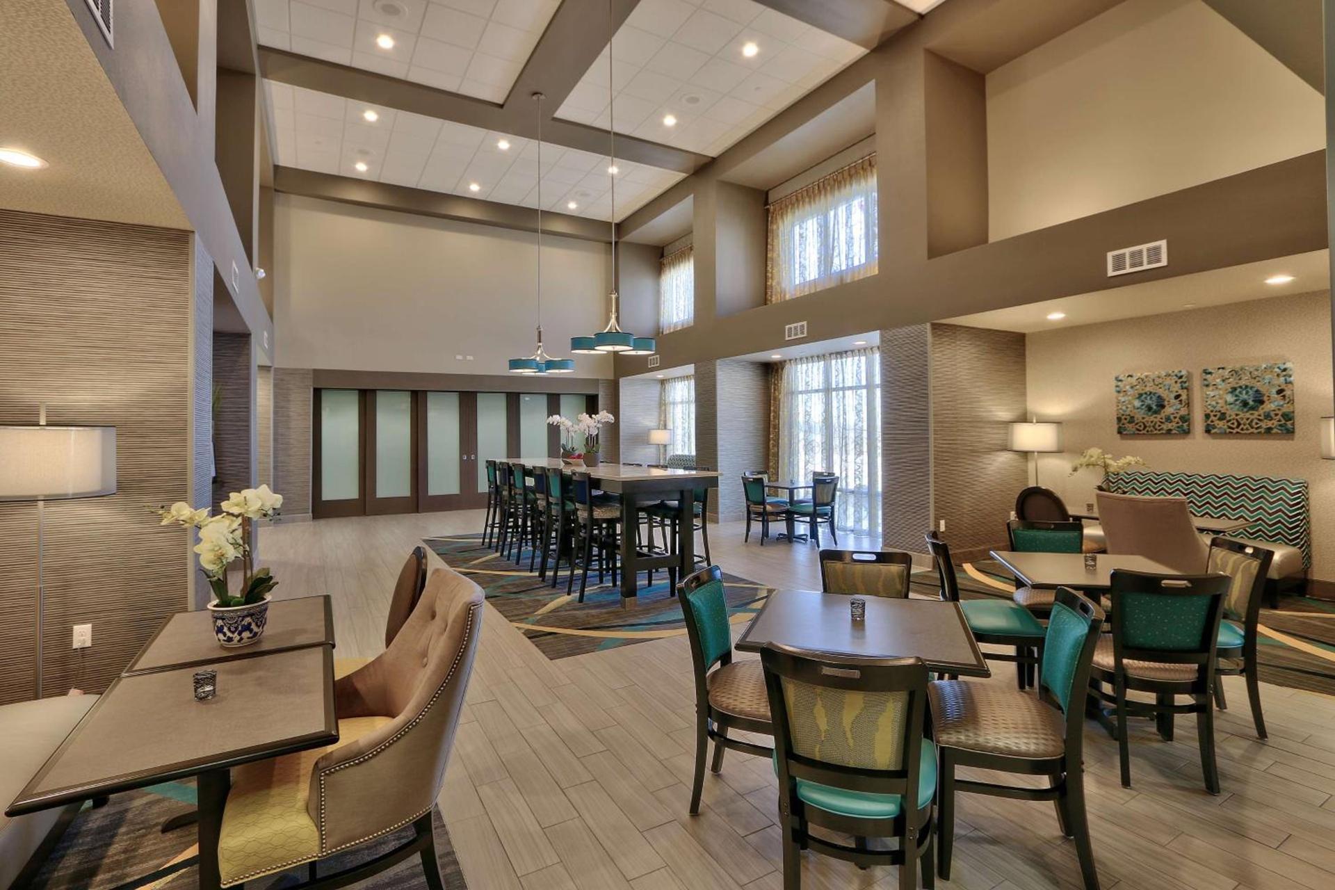 Hampton Inn & Suites Albuquerque Airport photo 9
