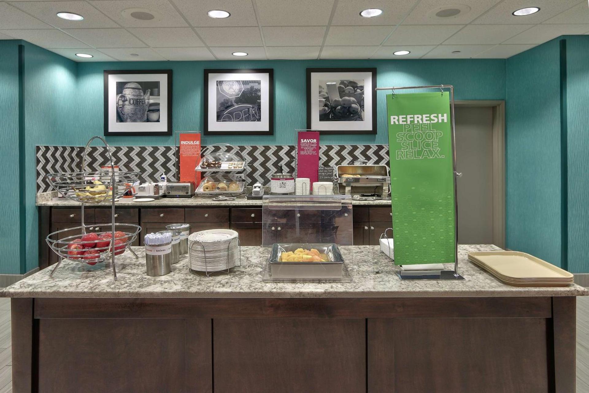 Hampton Inn & Suites Albuquerque Airport photo 10