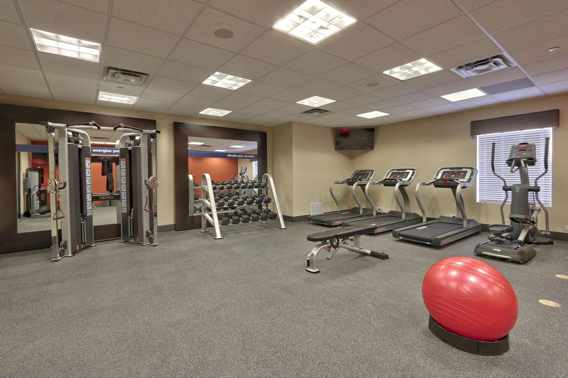 Hampton Inn & Suites Albuquerque Airport photo 18