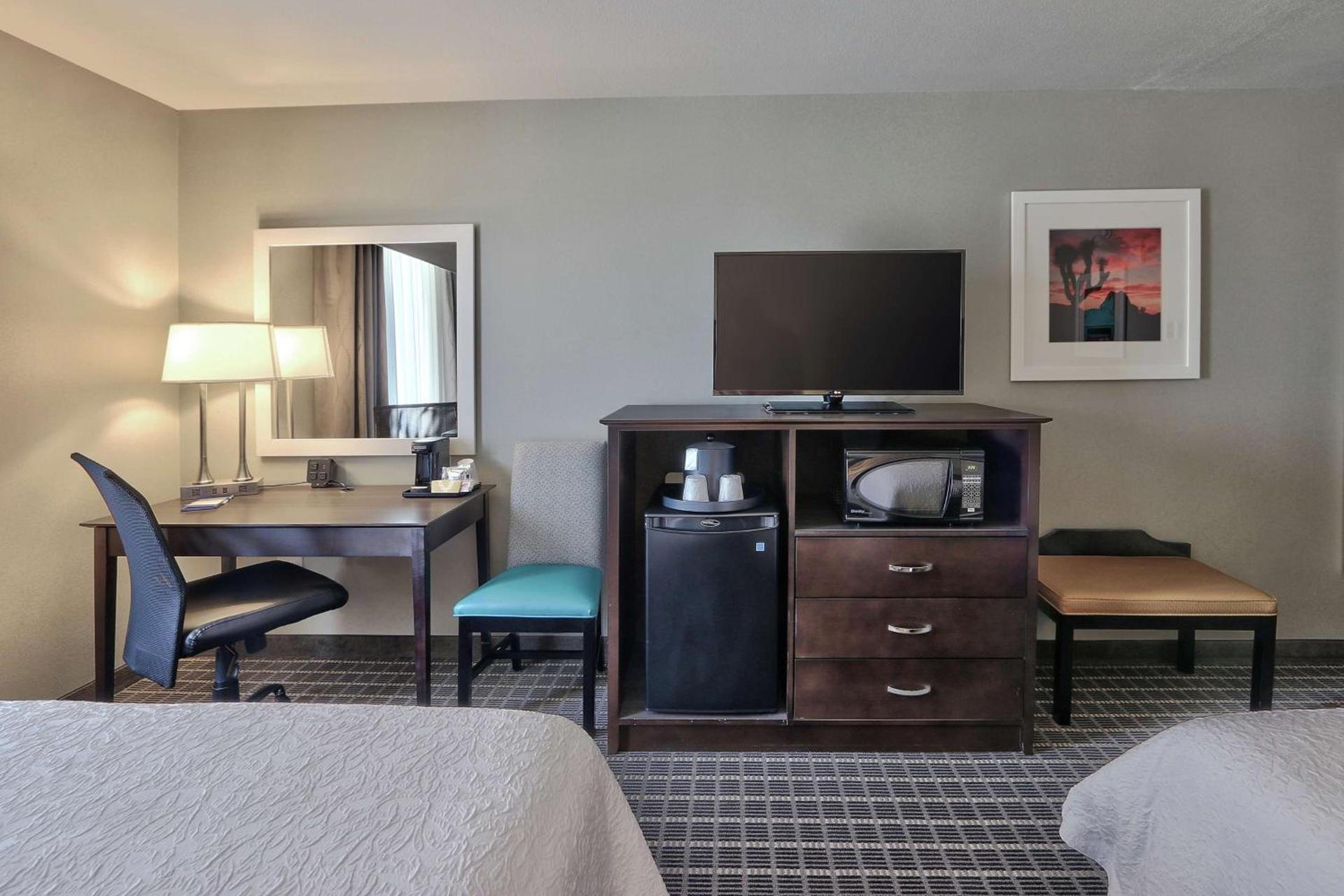 Hampton Inn & Suites Albuquerque Airport photo 22