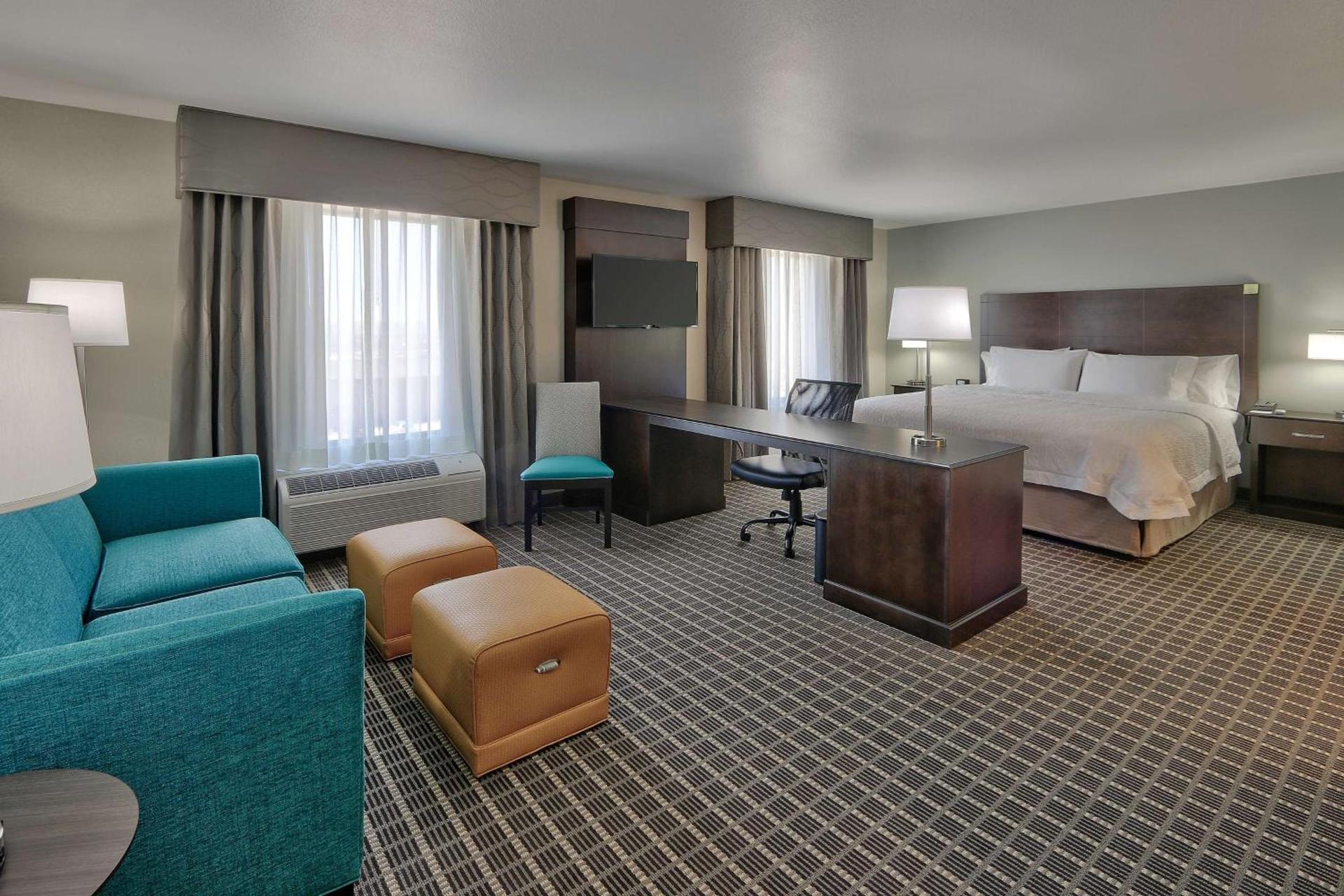 Hampton Inn & Suites Albuquerque Airport photo 28