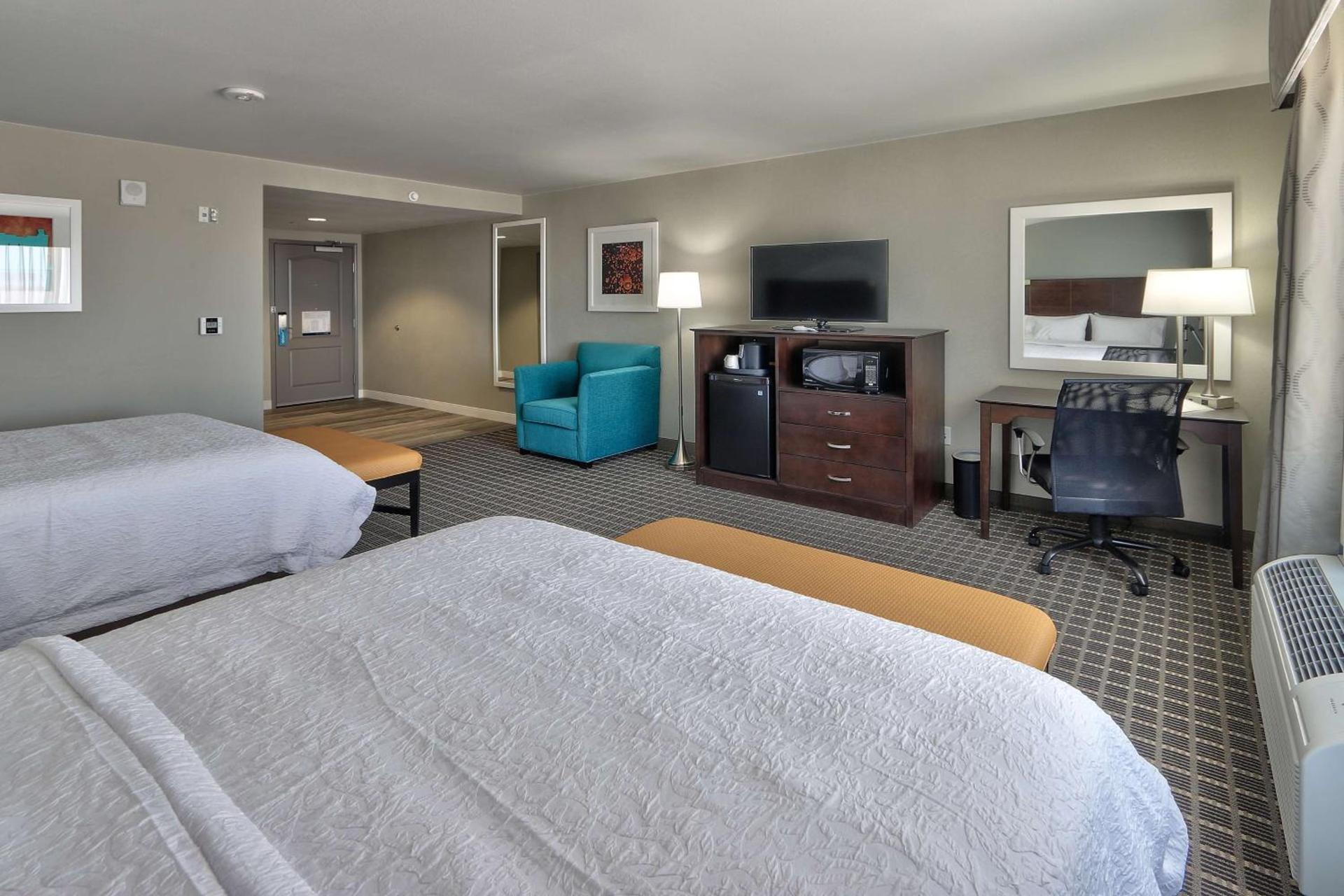 Hampton Inn & Suites Albuquerque Airport photo 33