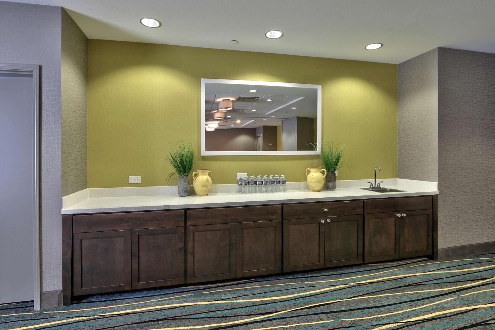 Hampton Inn & Suites Albuquerque Airport photo 36