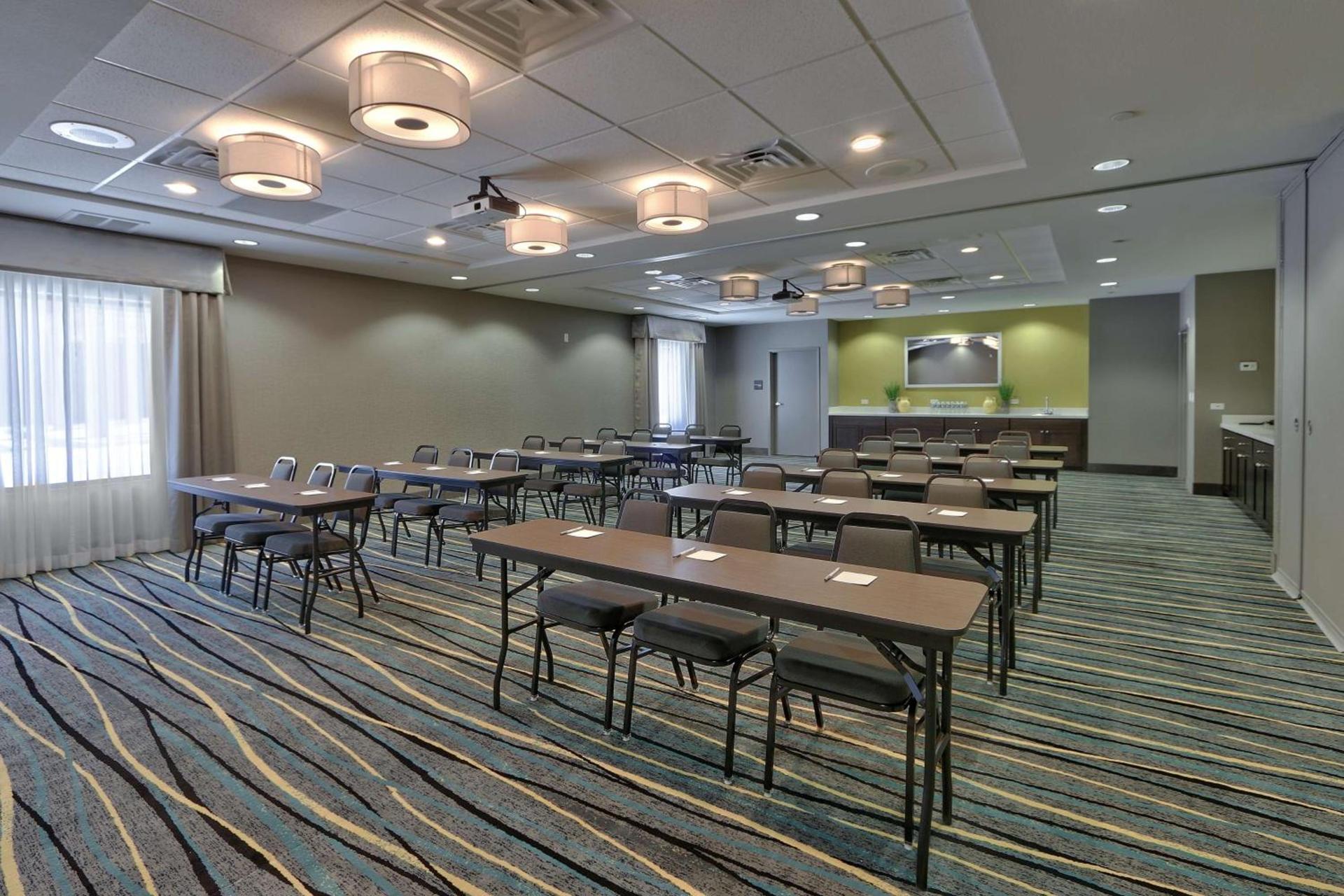 Hampton Inn & Suites Albuquerque Airport photo 38