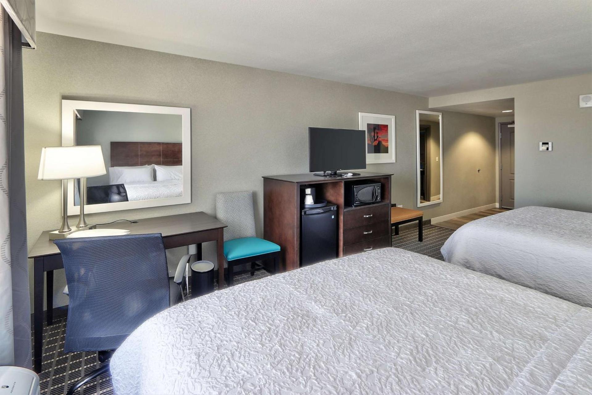 Hampton Inn & Suites Albuquerque Airport photo 39