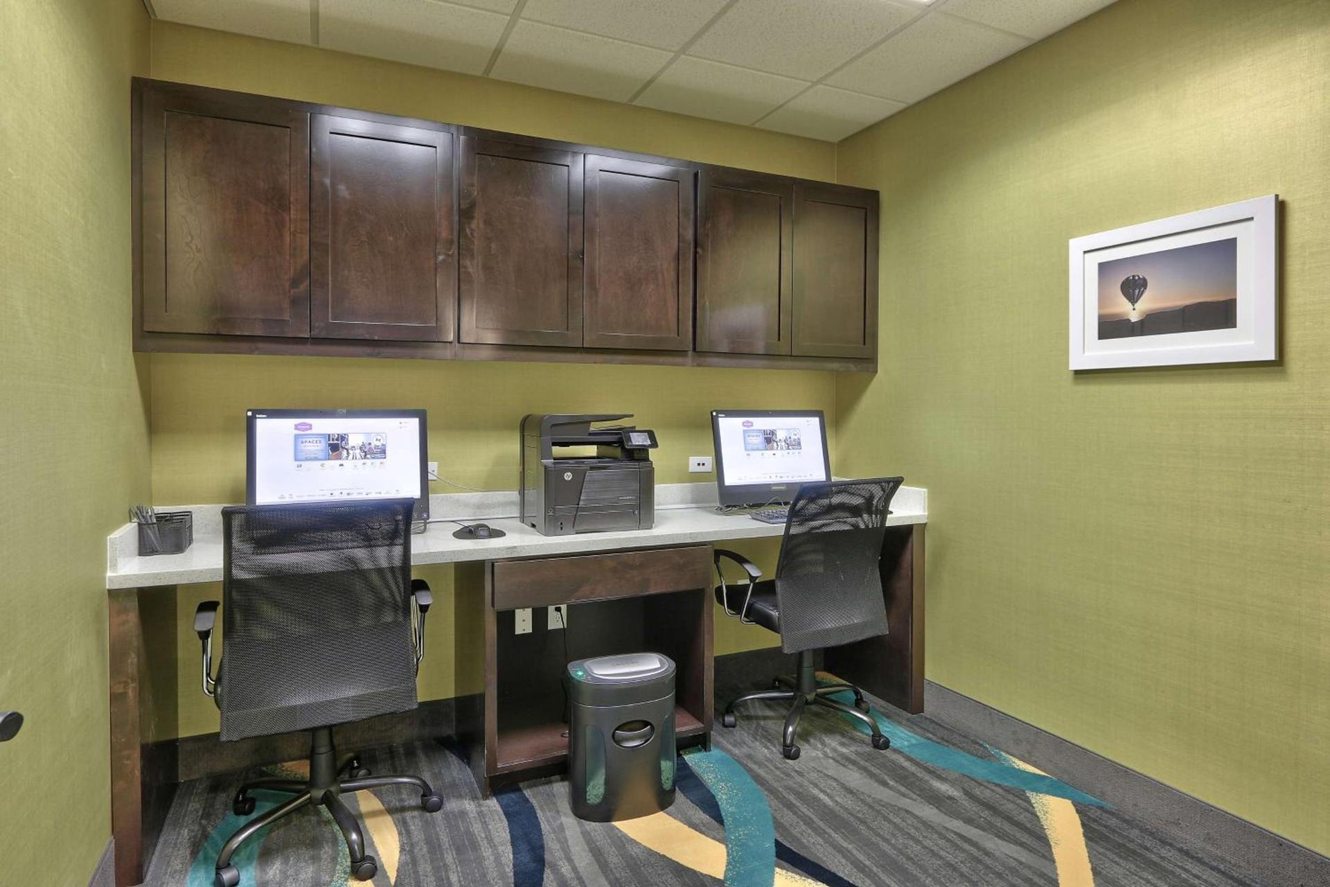 Hampton Inn & Suites Albuquerque Airport photo 44