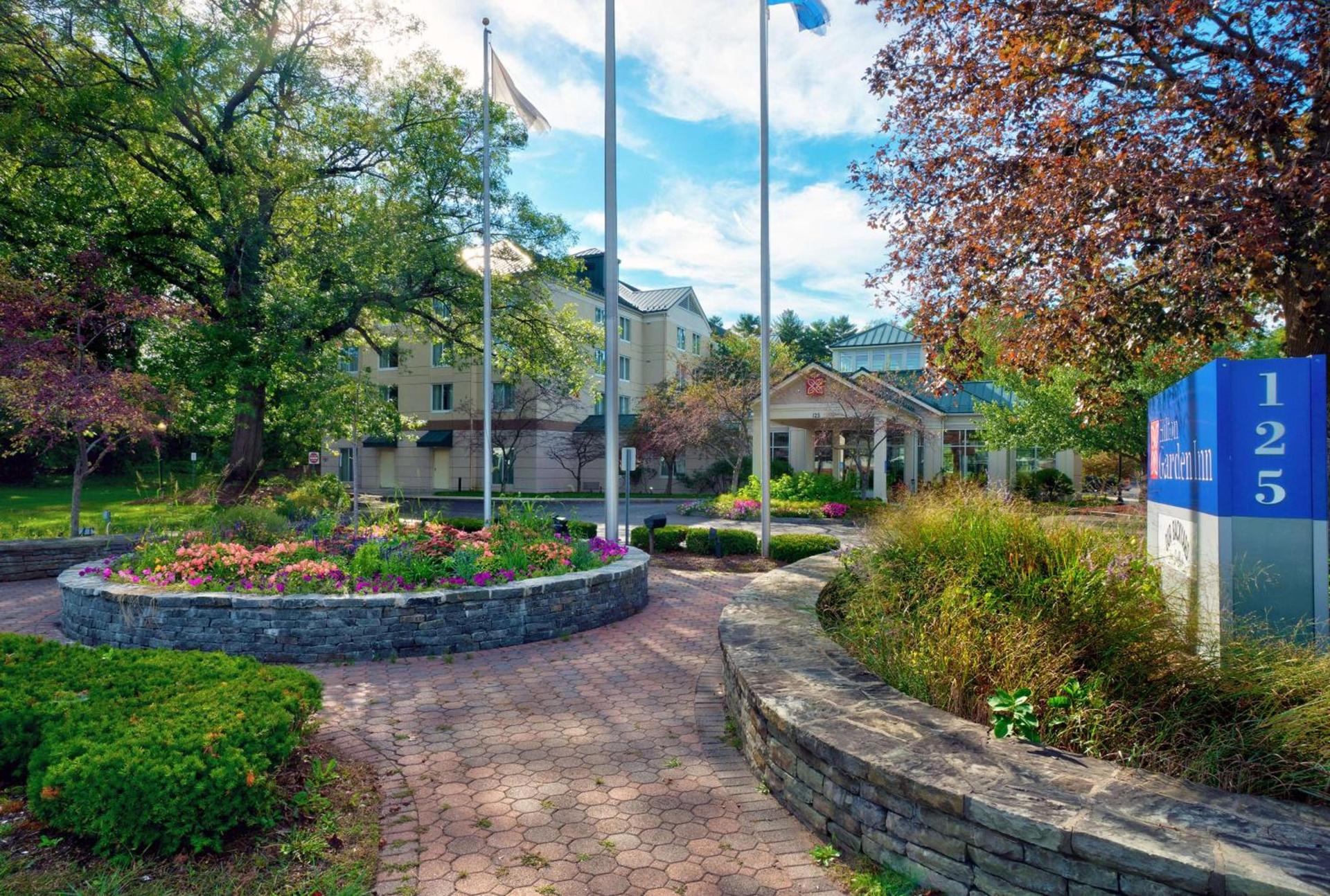 Hilton Garden Inn Saratoga Springs photo 2