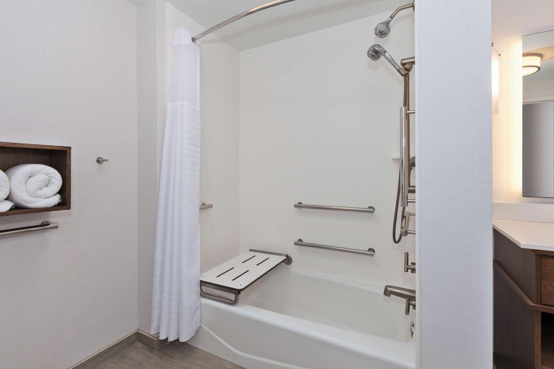 Homewood Suites By Hilton Saratoga Springs photo 17
