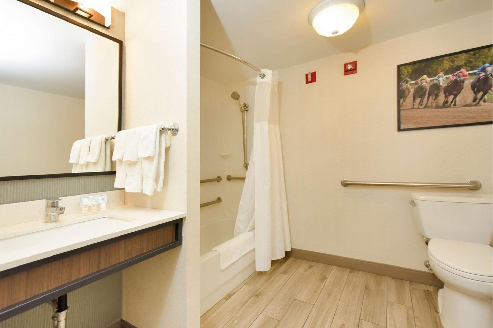 Hilton Garden Inn Saratoga Springs photo 51