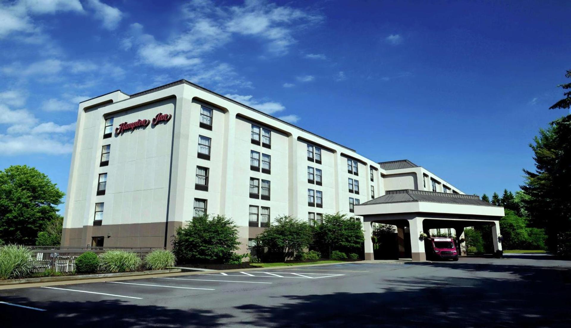 Hampton Inn Albany-Wolf Road photo 1