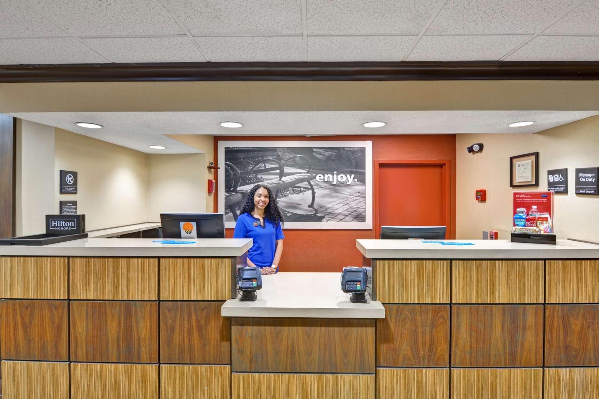Hampton Inn Albany-Wolf Road photo 37