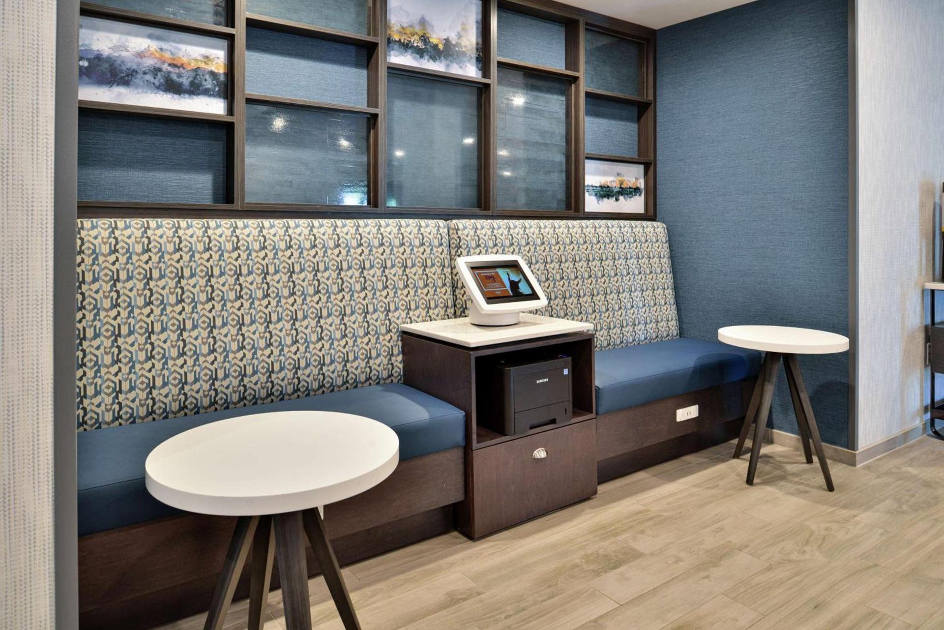 Hampton Inn Cedar Falls Downtown, Ia photo 9