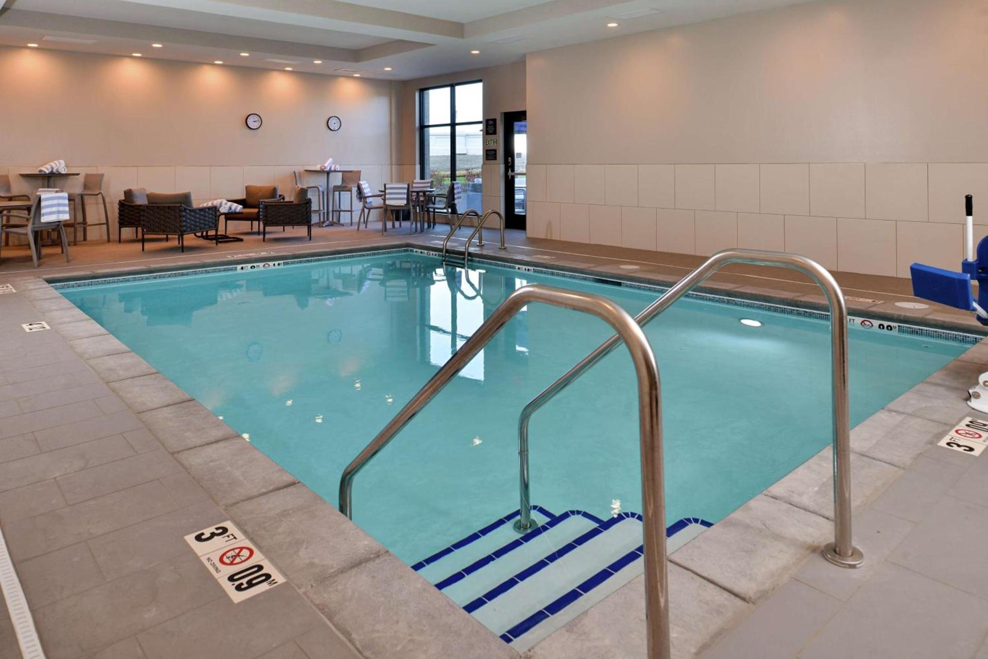 Hampton Inn Cedar Falls Downtown, Ia photo 15