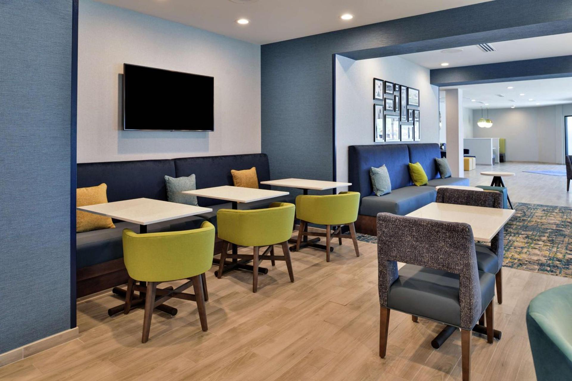 Hampton Inn Cedar Falls Downtown, Ia photo 21
