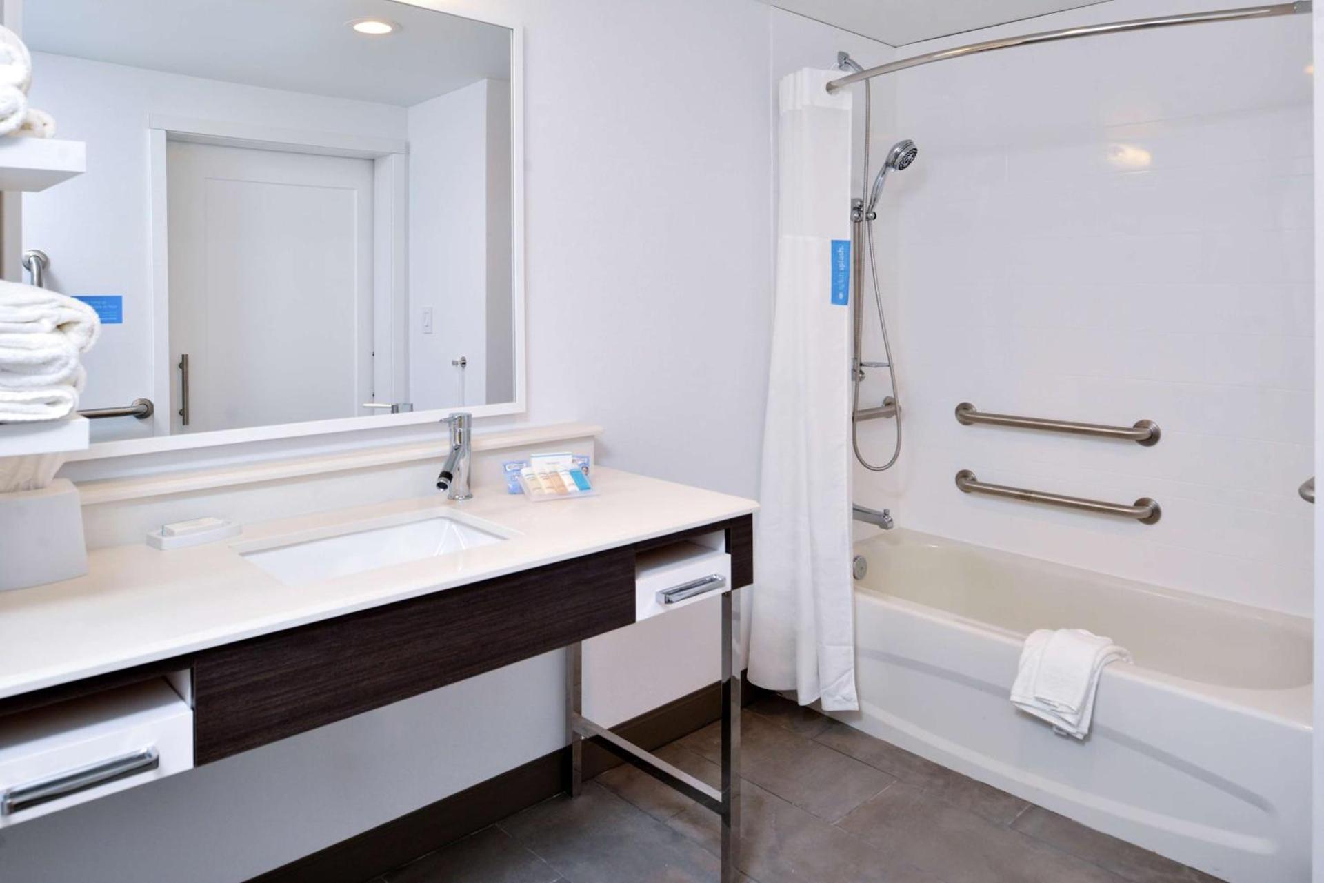 Hampton Inn Cedar Falls Downtown, Ia photo 43