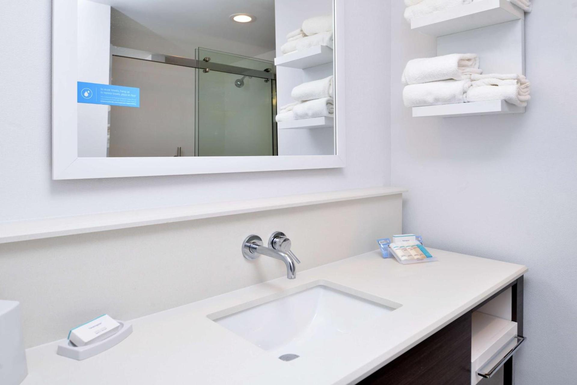 Hampton Inn Cedar Falls Downtown, Ia photo 50