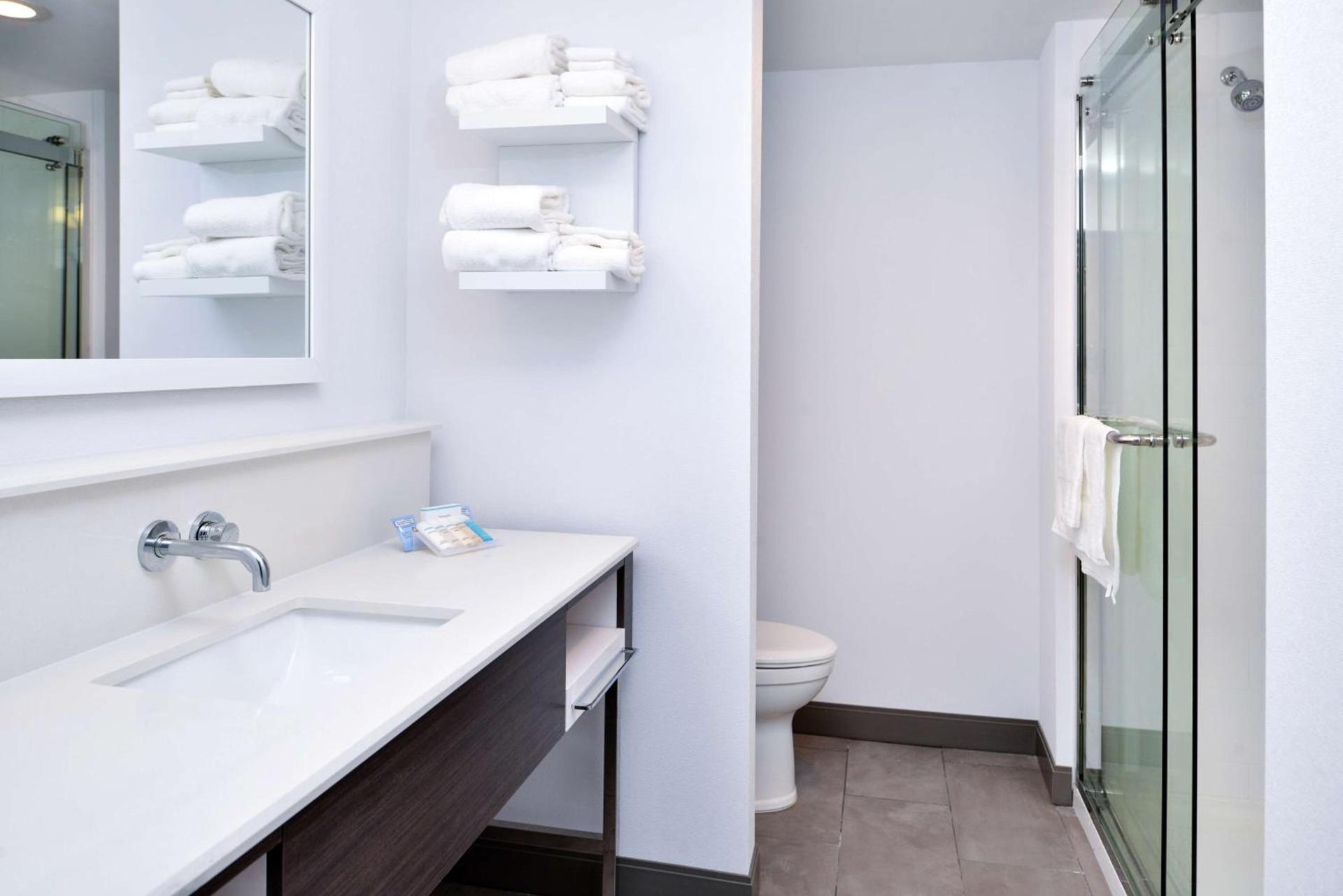 Hampton Inn Cedar Falls Downtown, Ia photo 53