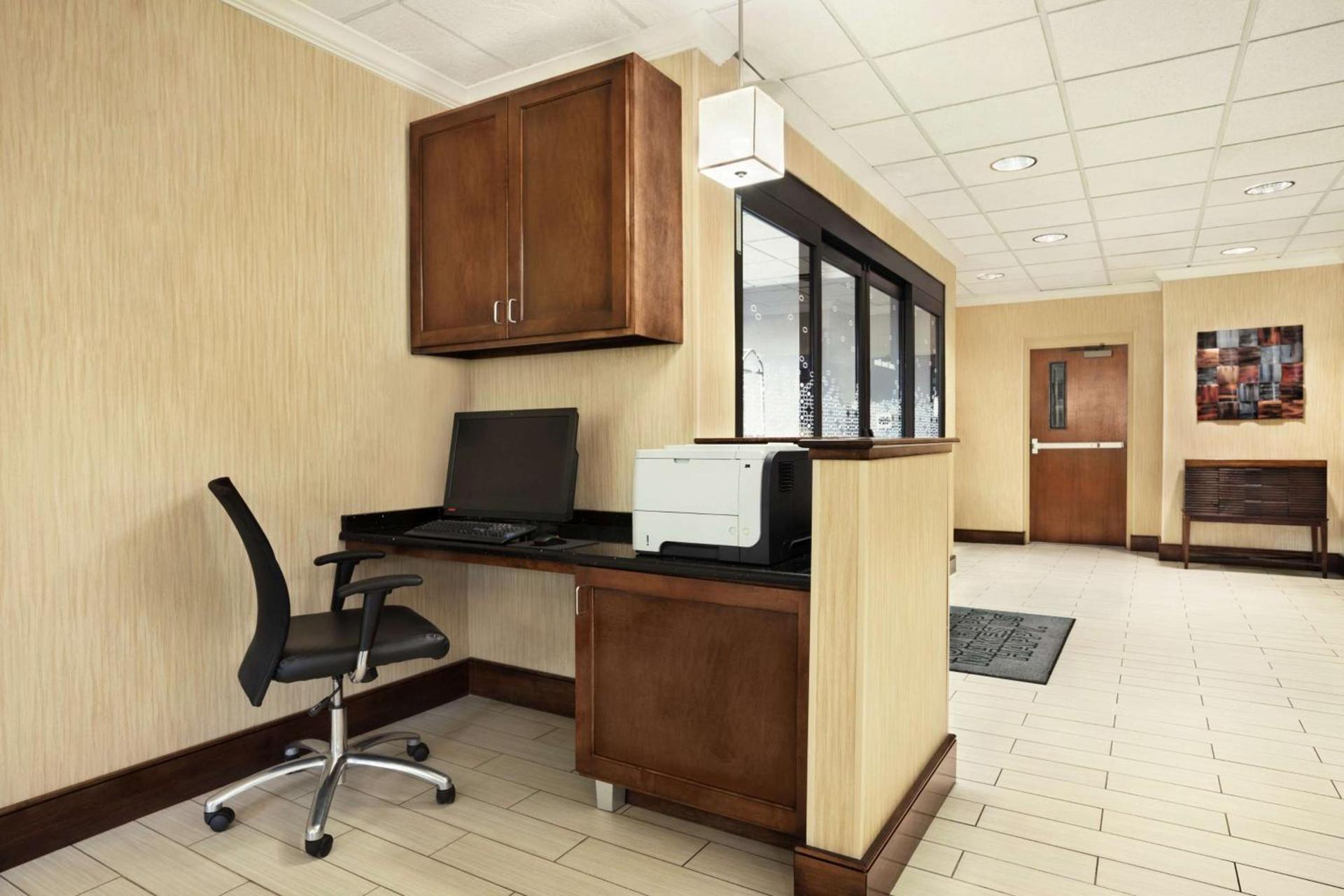 Hampton Inn Richmond/Ashland photo 55