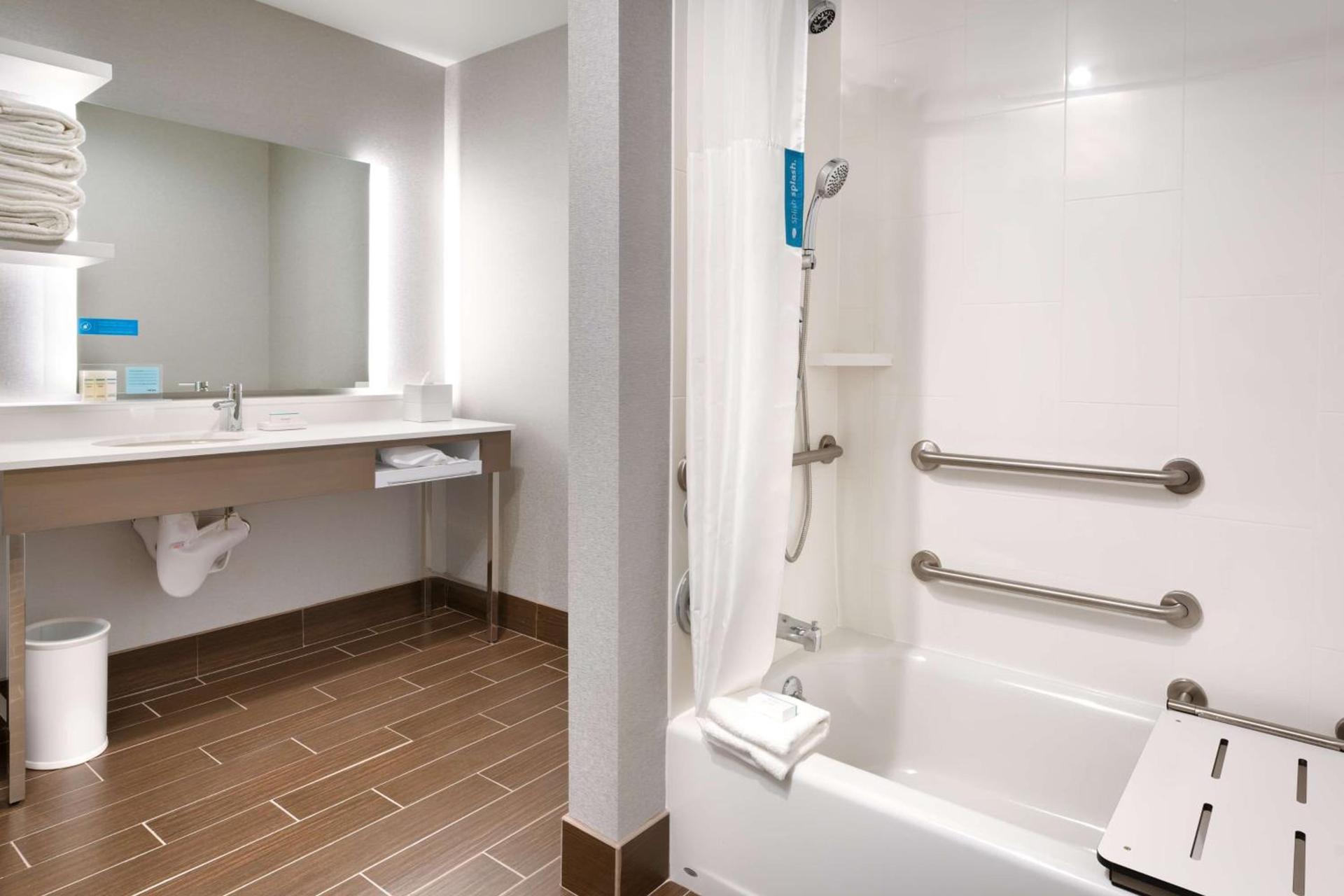Hampton Inn & Suites Anaheim Resort Convention Center photo 5
