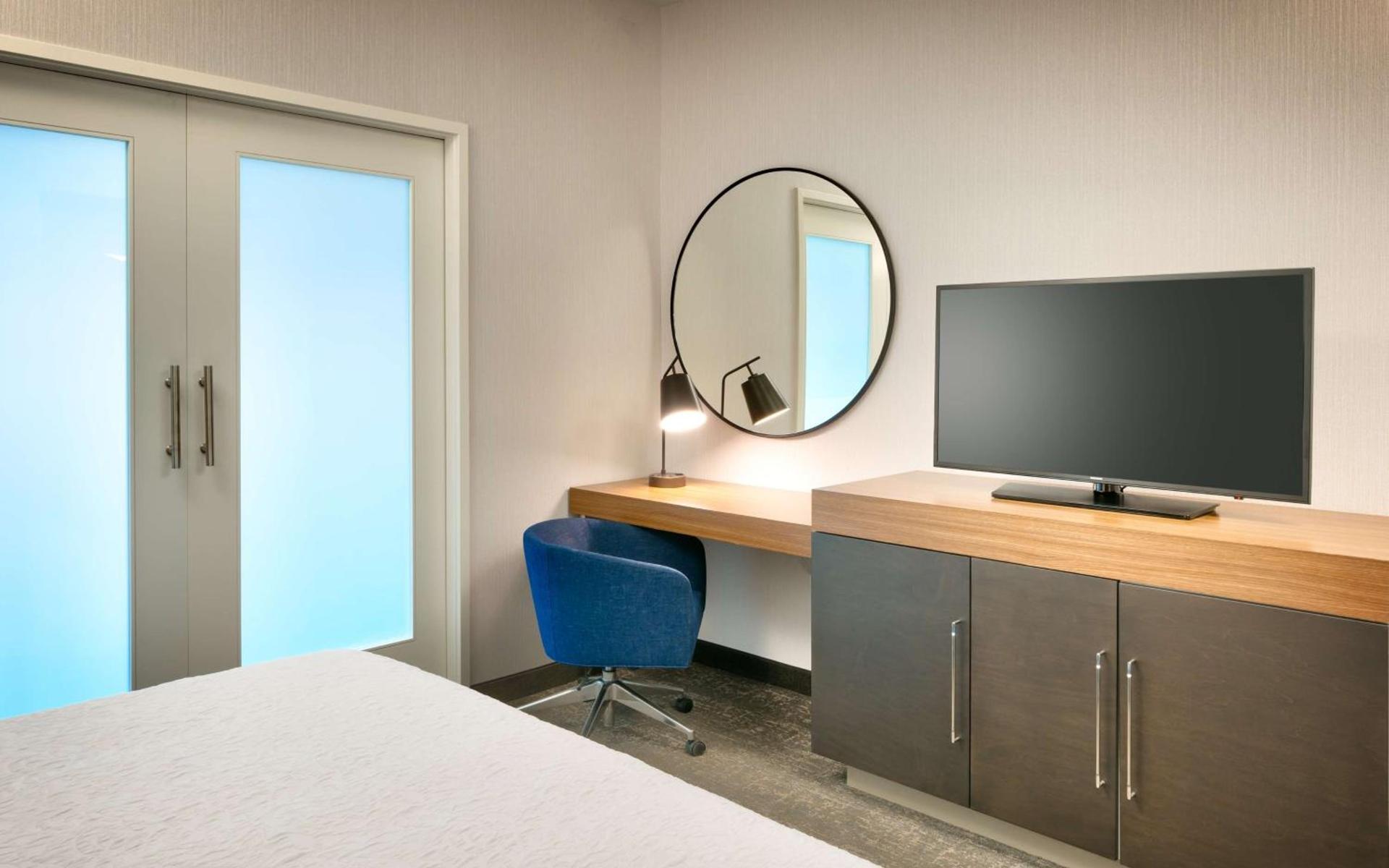 Hampton Inn & Suites Anaheim Resort Convention Center photo 4