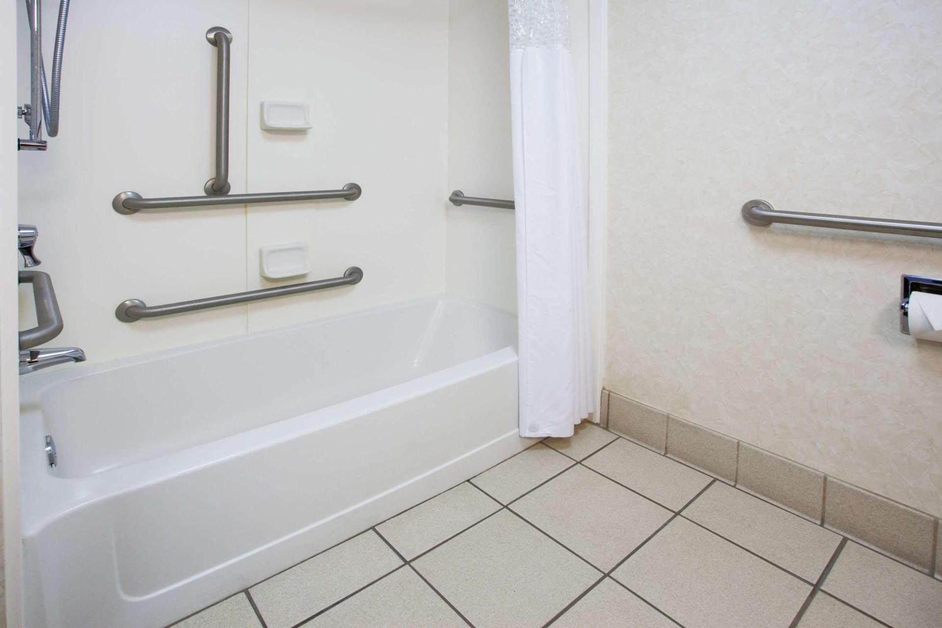 Hampton Inn & Suites Oxford-Anniston photo 46
