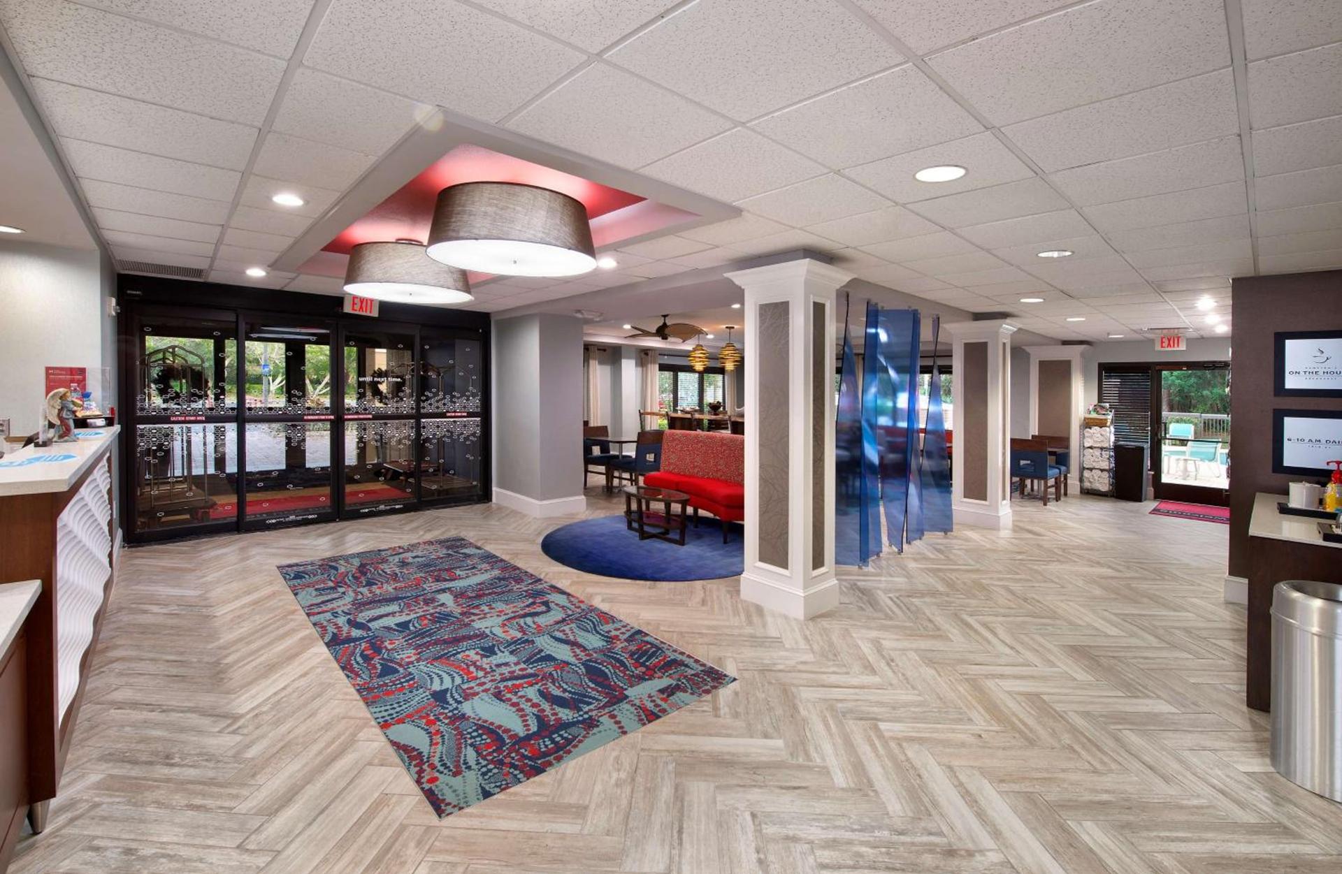 Hampton Inn Naples - I-75 photo 7