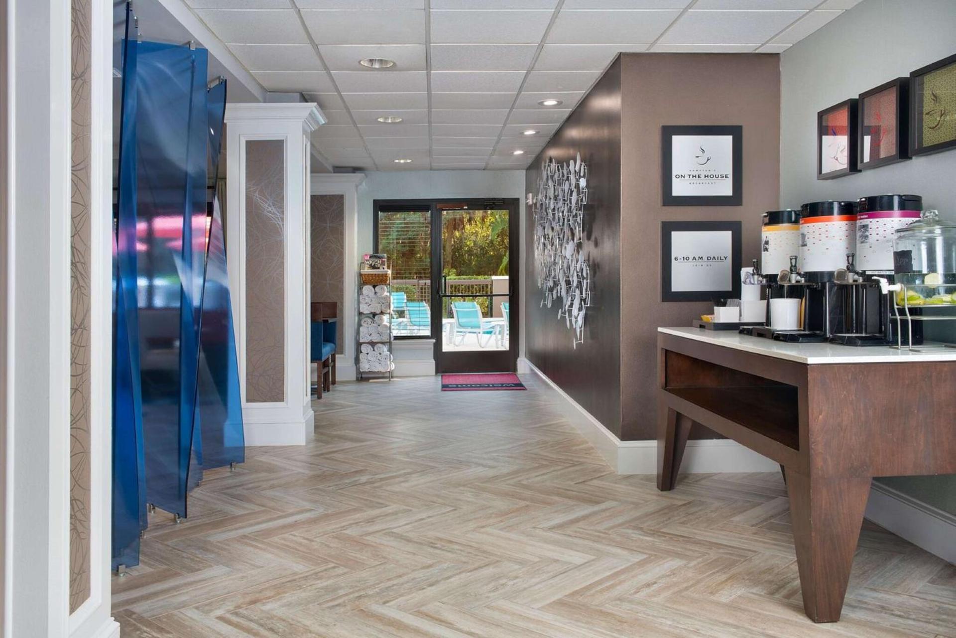 Hampton Inn Naples - I-75 photo 15