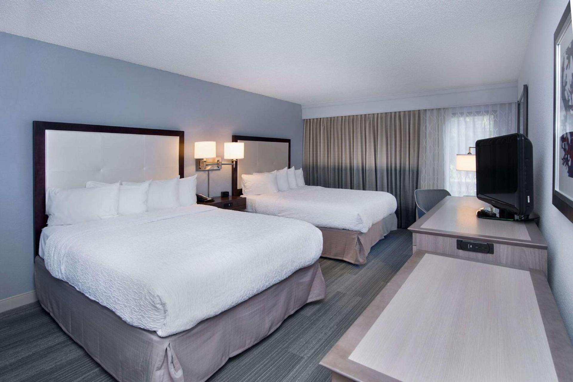 Hampton Inn Naples - I-75 photo 17