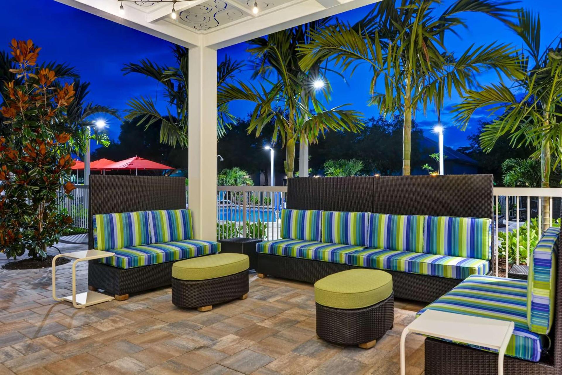 Home2 Suites By Hilton Naples I-75 Pine Ridge Road photo 13
