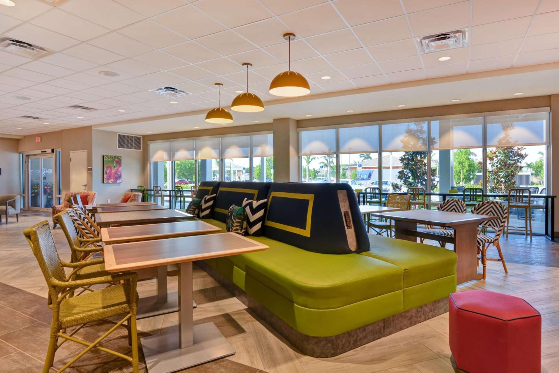 Home2 Suites By Hilton Naples I-75 Pine Ridge Road photo 16