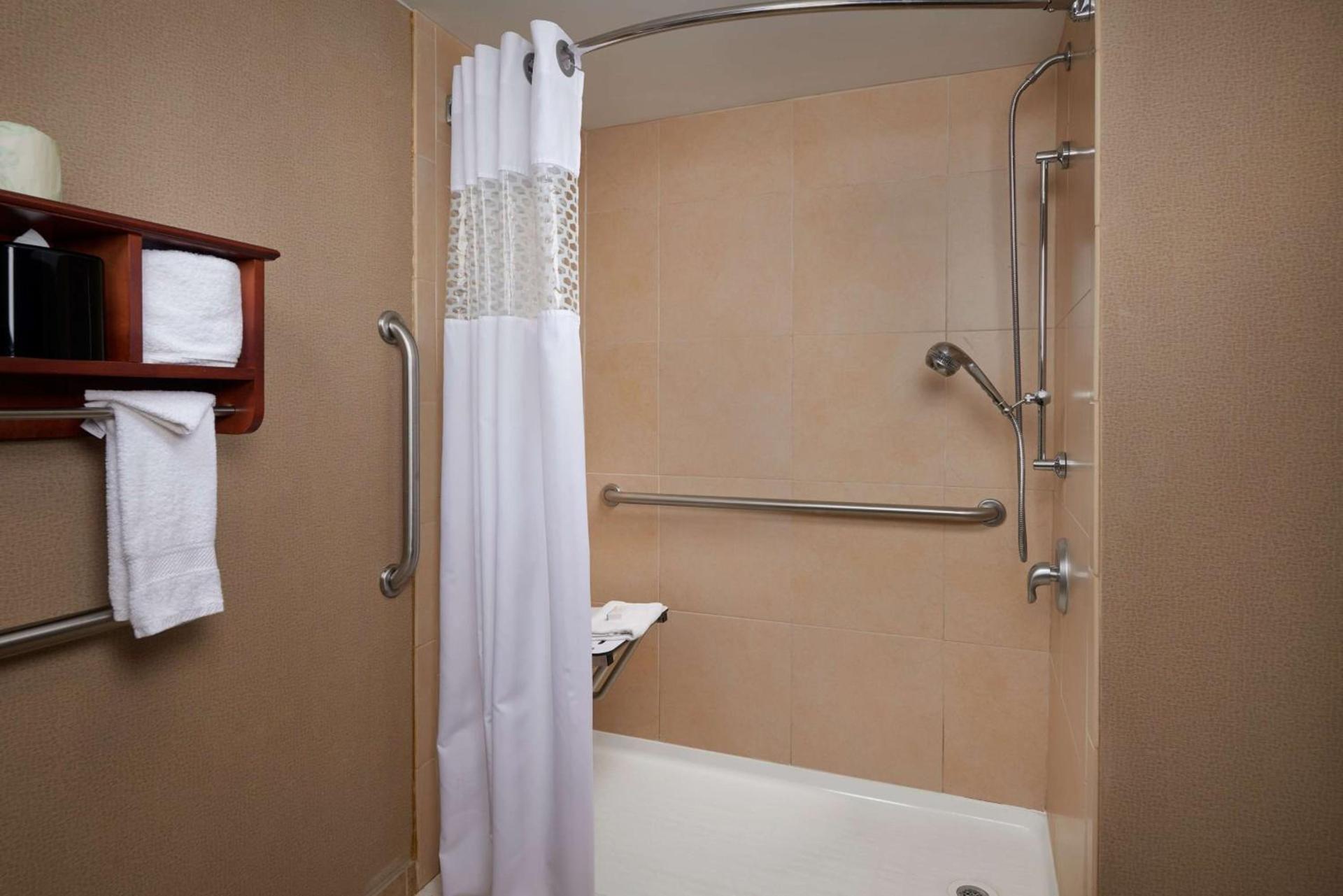 Hampton Inn Ann Arbor-South photo 22