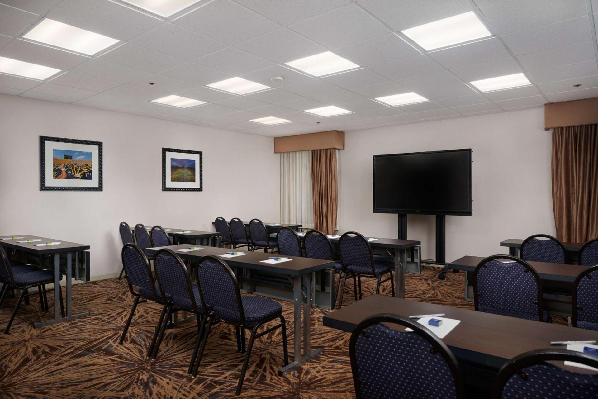 Hampton Inn Ann Arbor-South photo 39
