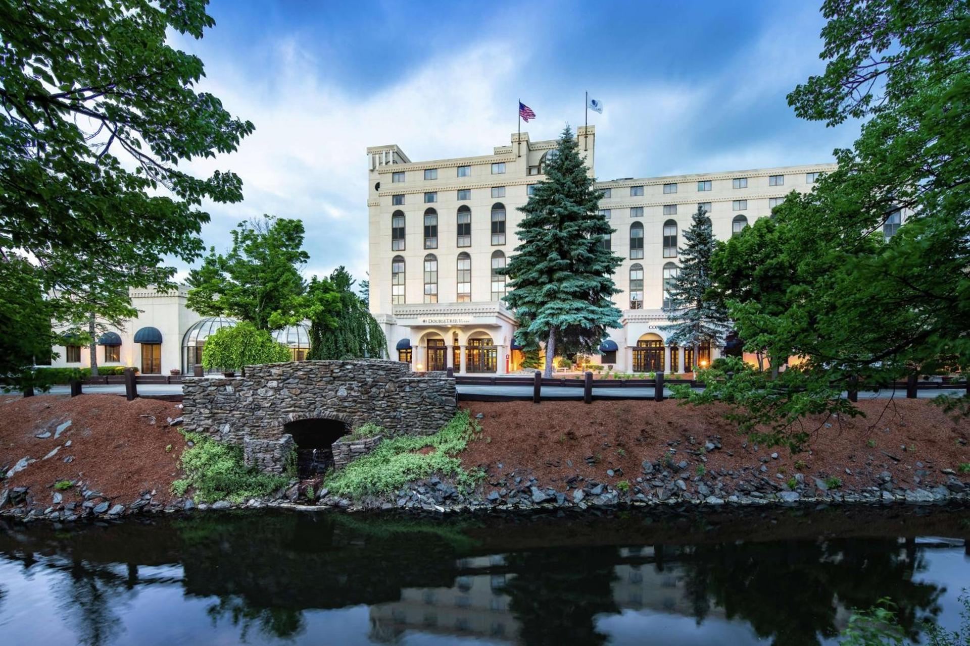 DoubleTree by Hilton Nashua photo 2