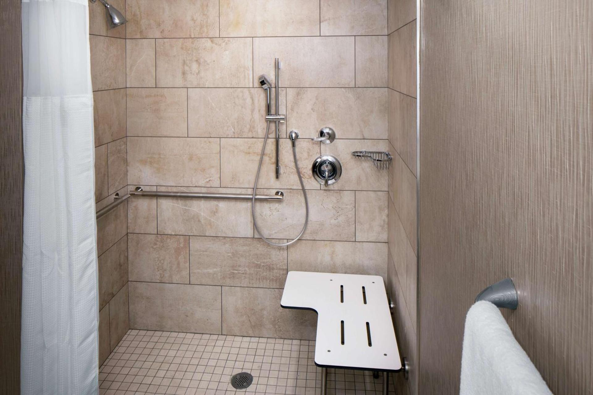DoubleTree by Hilton Nashua photo 25