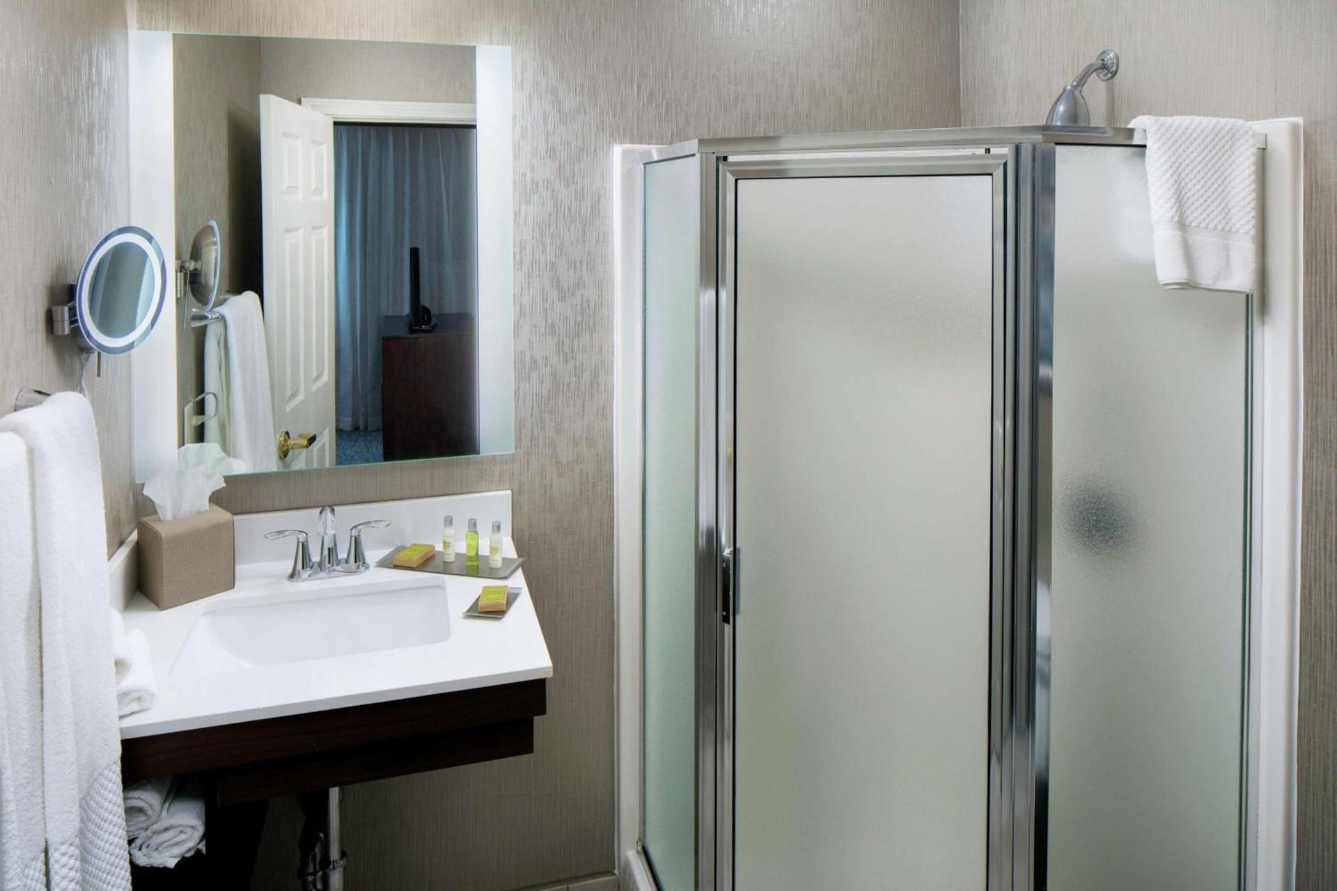 DoubleTree by Hilton Nashua photo 30