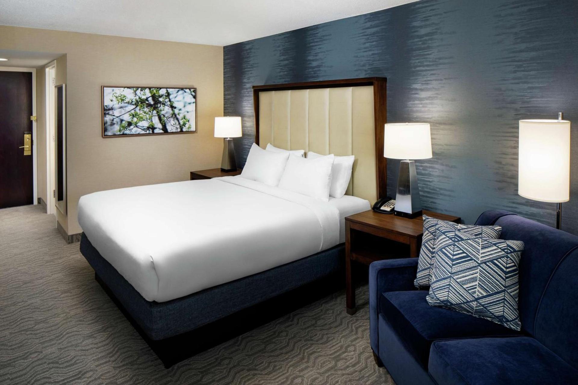 DoubleTree by Hilton Nashua photo 32
