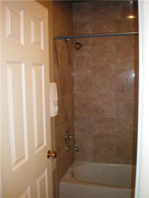 Economy Inn & Suites photo 13