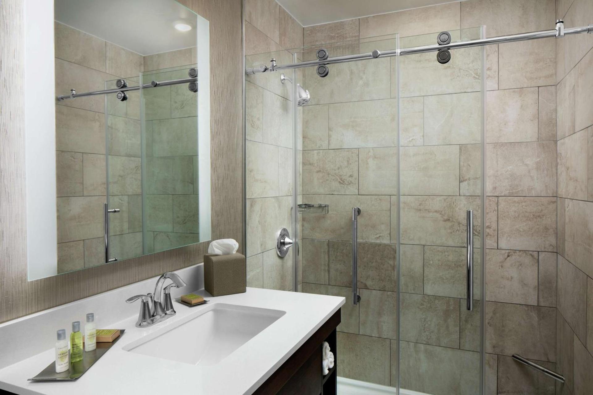 DoubleTree by Hilton Nashua photo 37