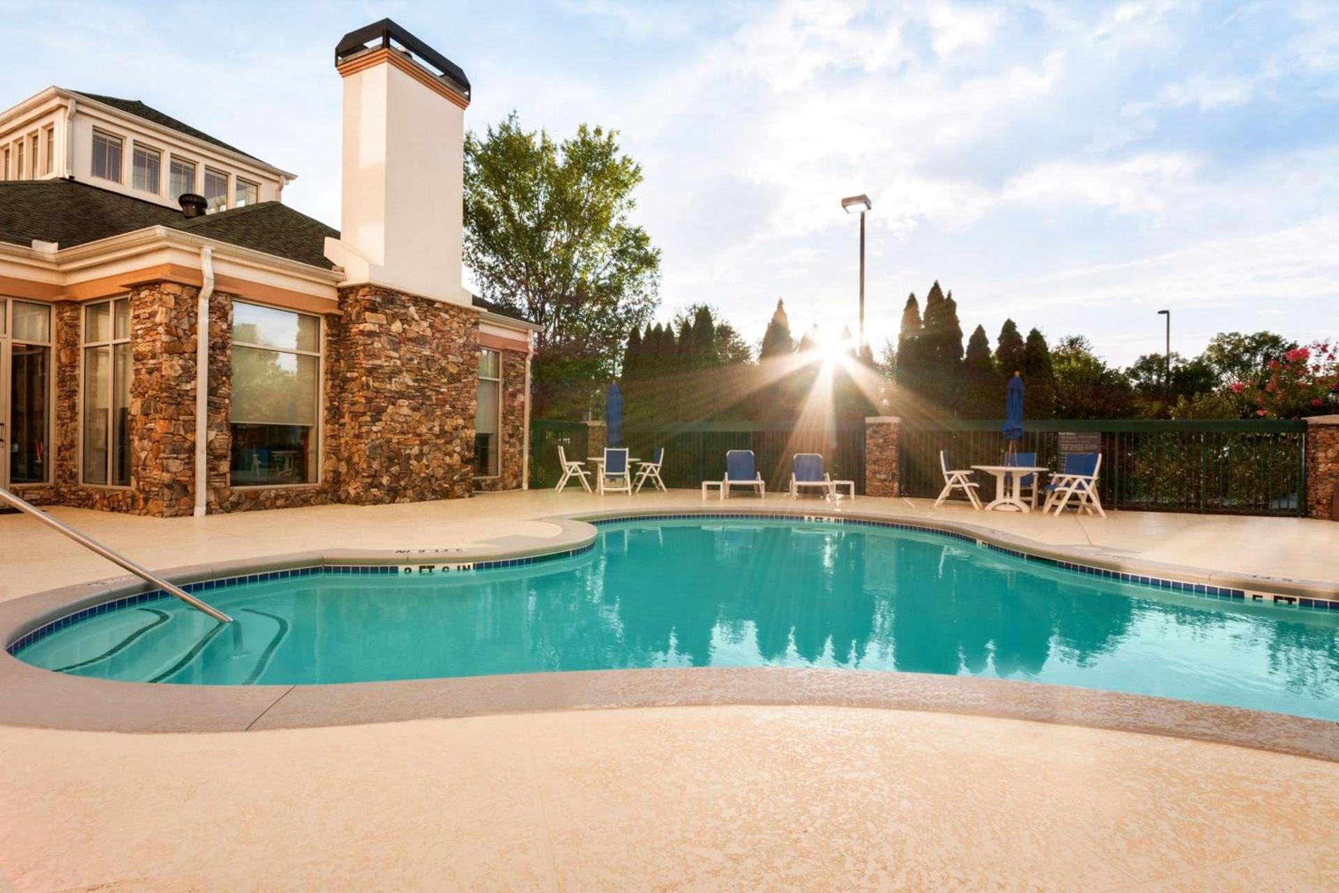Hilton Garden Inn Atlanta Northpoint photo 11