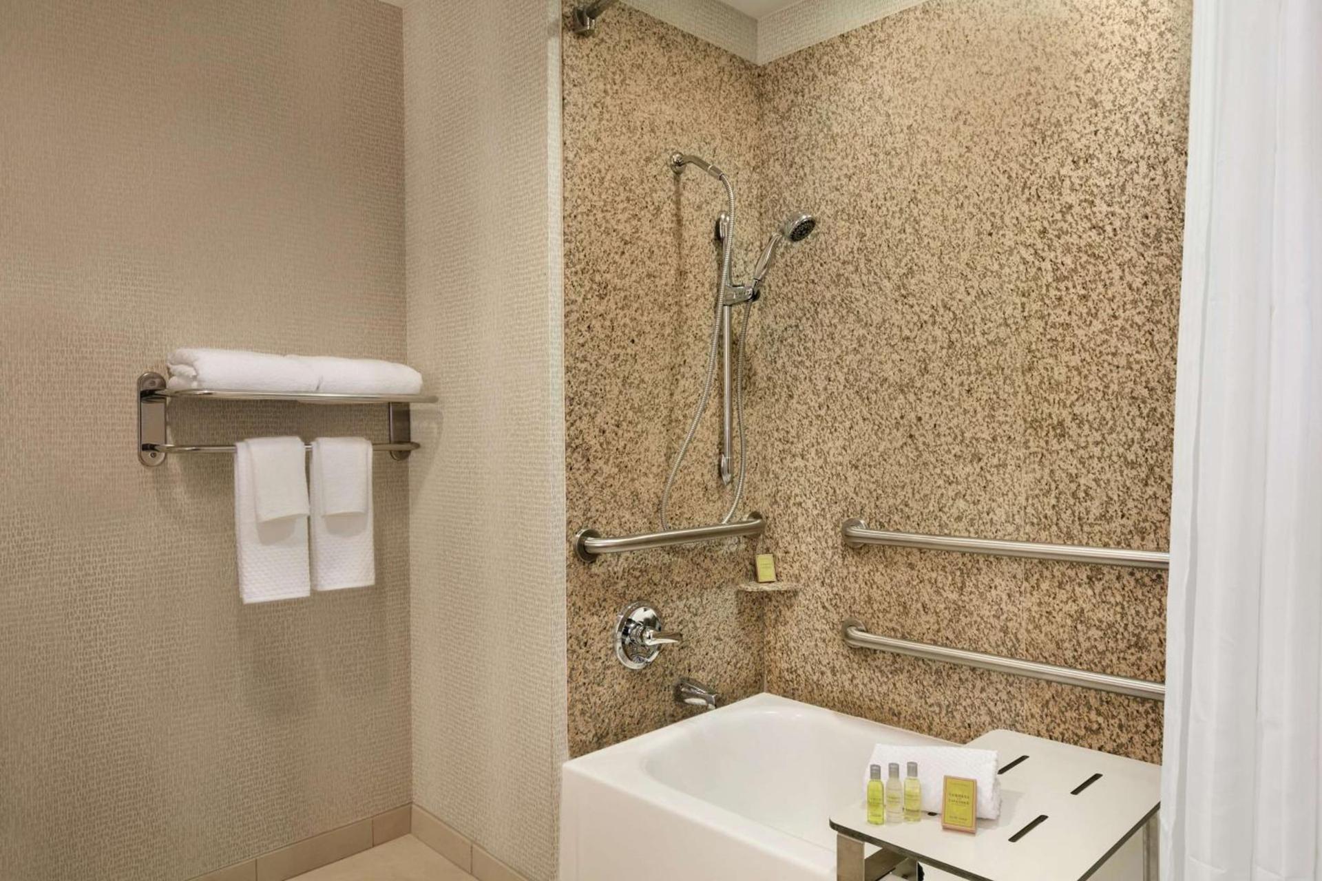 DoubleTree by Hilton Atlanta Northeast/Northlake photo 12