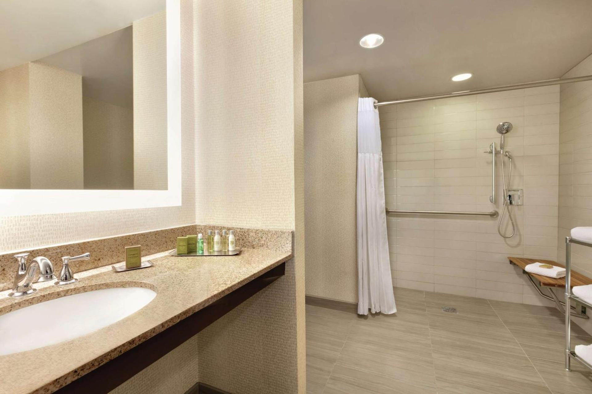 DoubleTree by Hilton Atlanta Northeast/Northlake photo 17