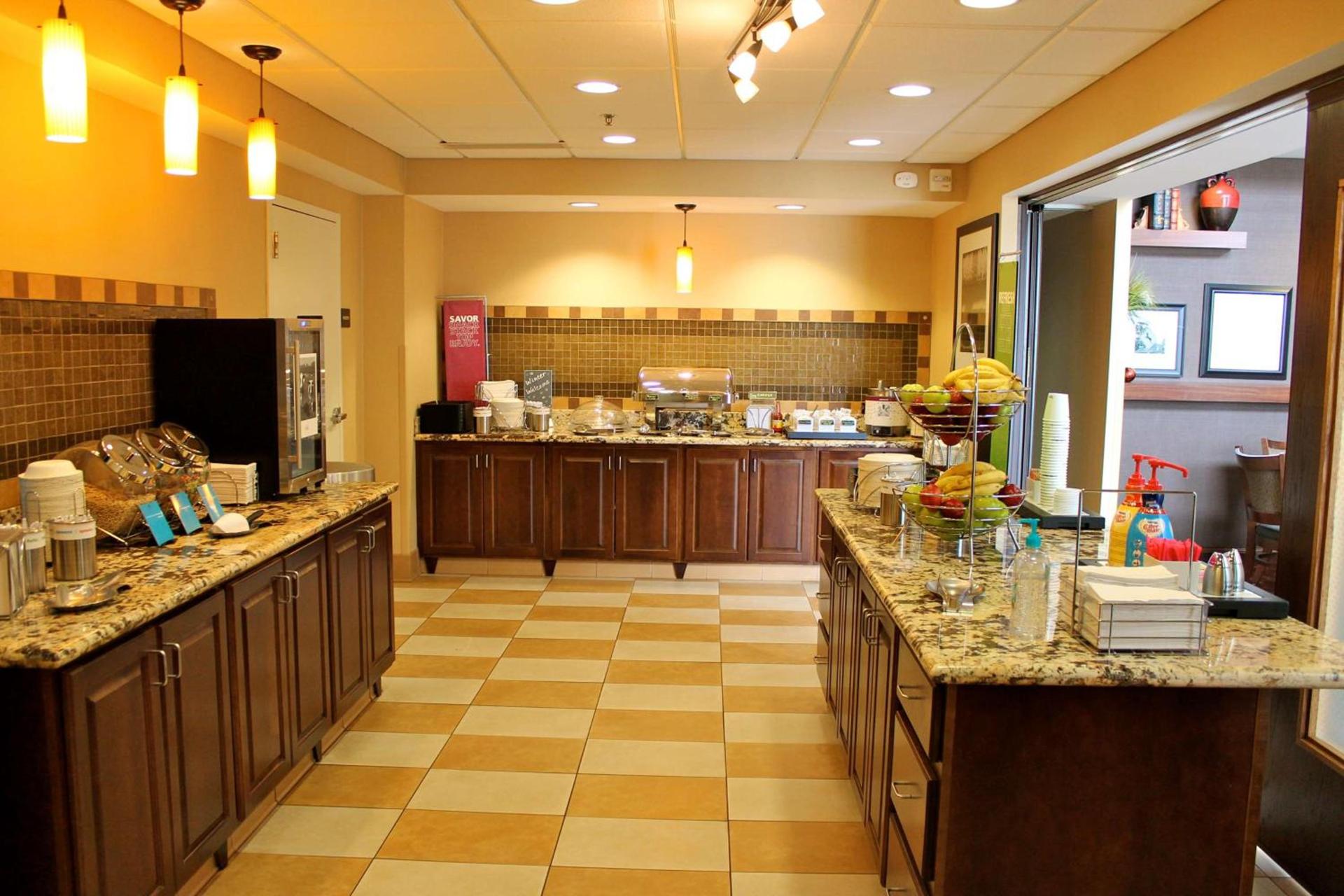 Hampton Inn & Suites Watertown photo 5