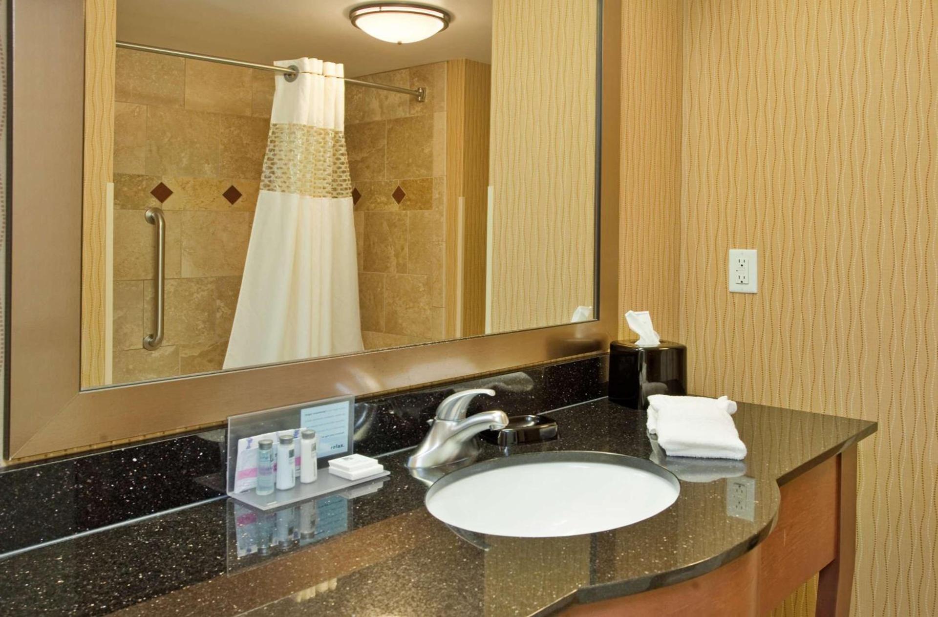 Hampton Inn & Suites Watertown photo 14