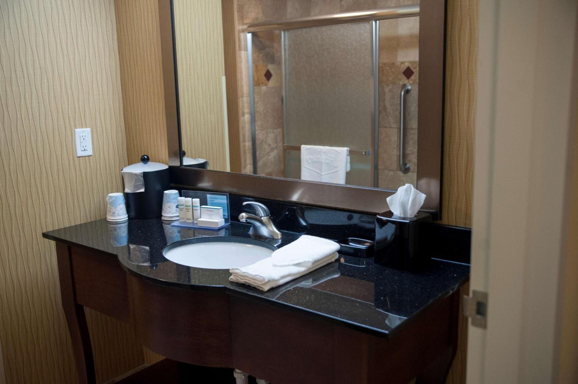 Hampton Inn & Suites Watertown photo 17