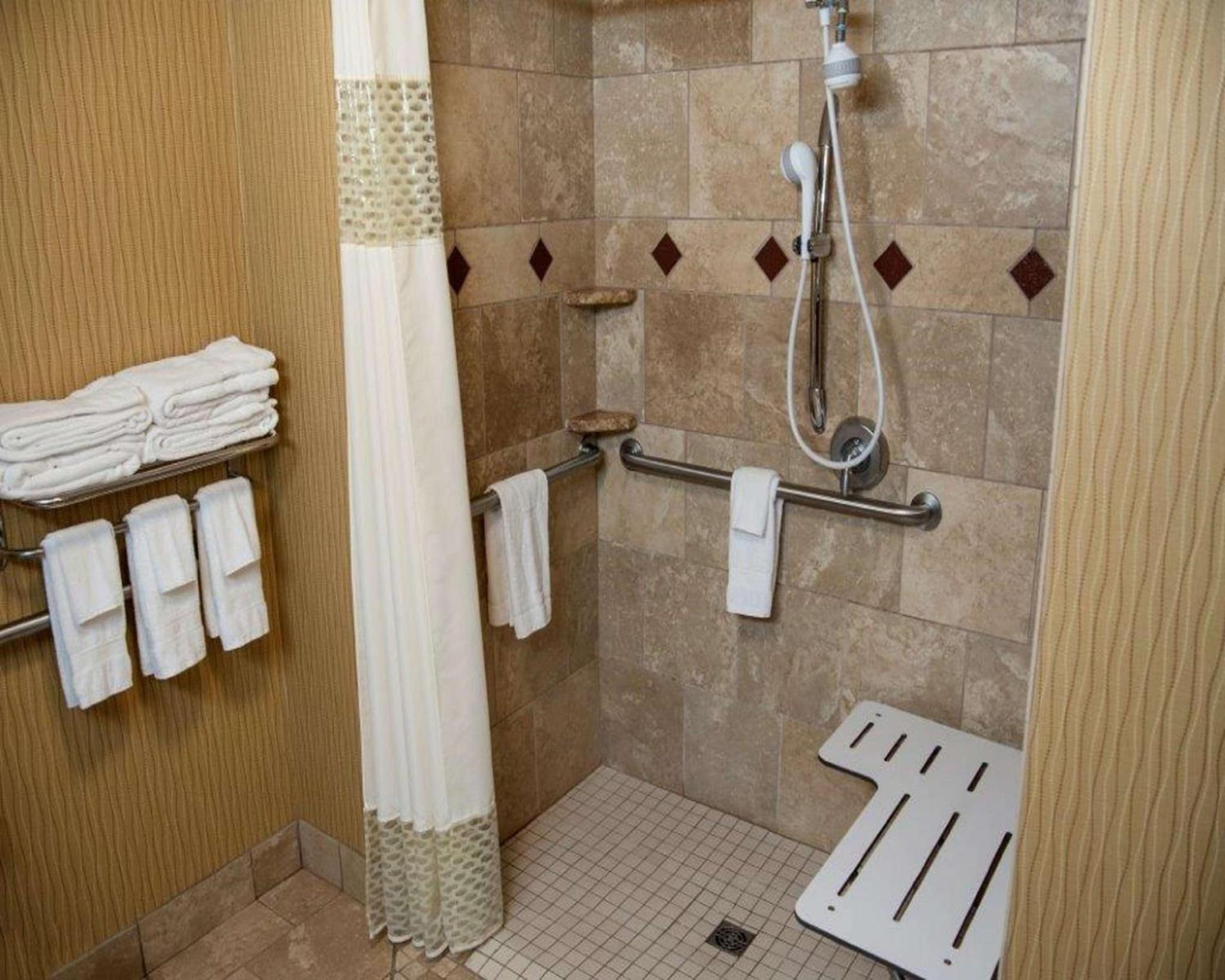 Hampton Inn & Suites Watertown photo 29