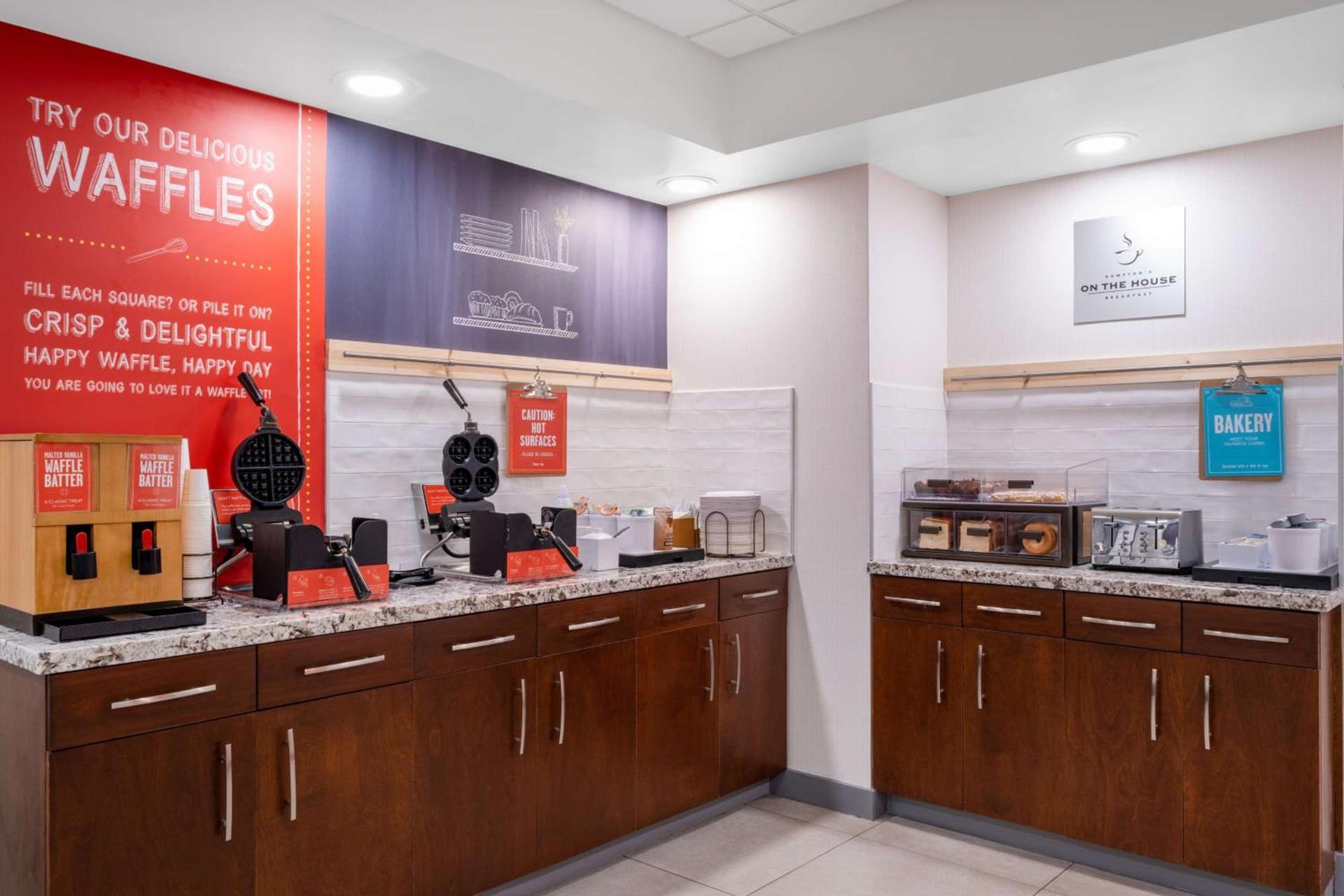 Hampton Inn Auburn photo 19
