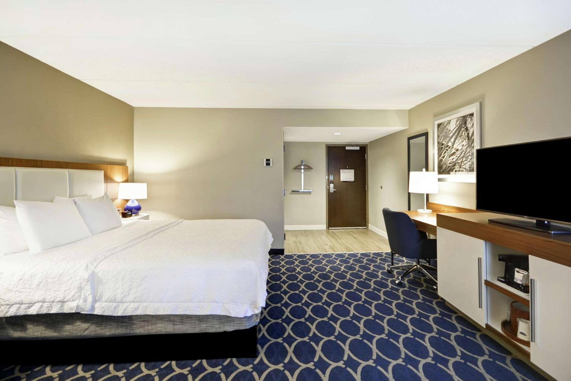 Hampton Inn Auburn photo 28