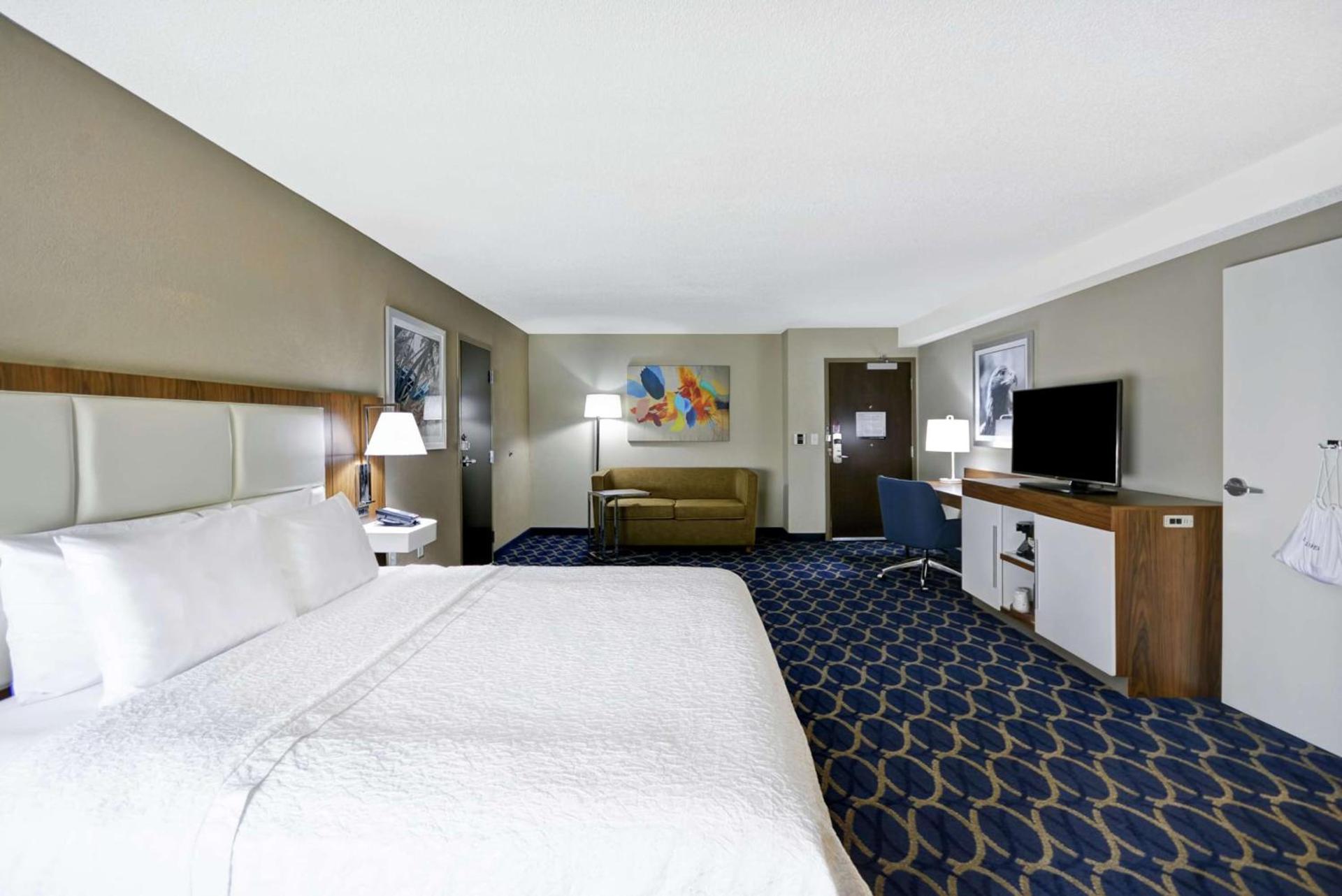 Hampton Inn Auburn photo 31