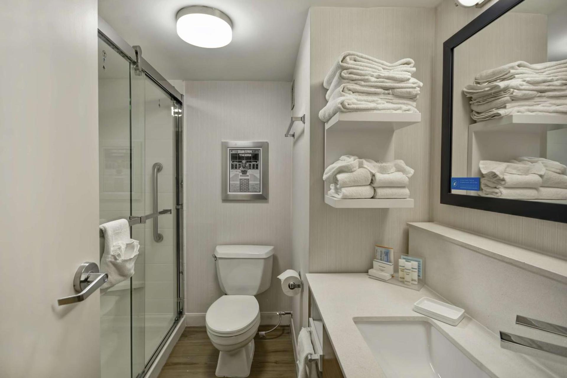 Hampton Inn Auburn photo 35